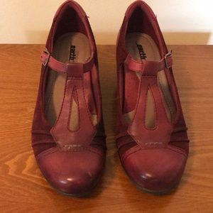 Earth Shoes Wanderlust in Rosewood size 7.5